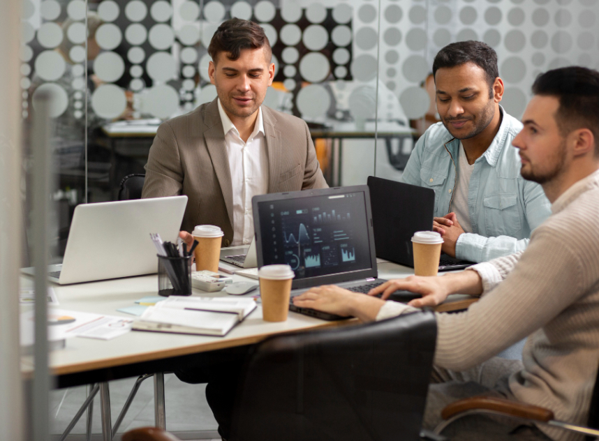 modern-equipped-computer-lab (1)